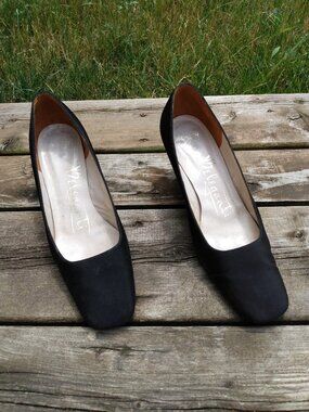 Vintage 50s Beleganti Shoes Black Pumps Size 6.5 or 7 Narrow Rockabilly Retro